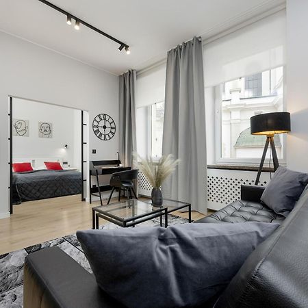 Exclusive Grey And Red Apartment In Warsaw Center By Noclegi Renters Екстериор снимка