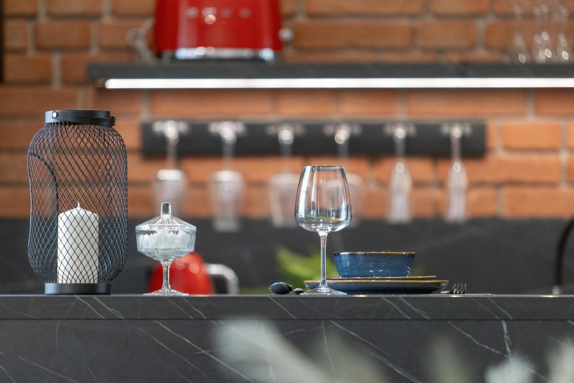 Exclusive Grey And Red Apartment In Warsaw Center By Noclegi Renters Екстериор снимка