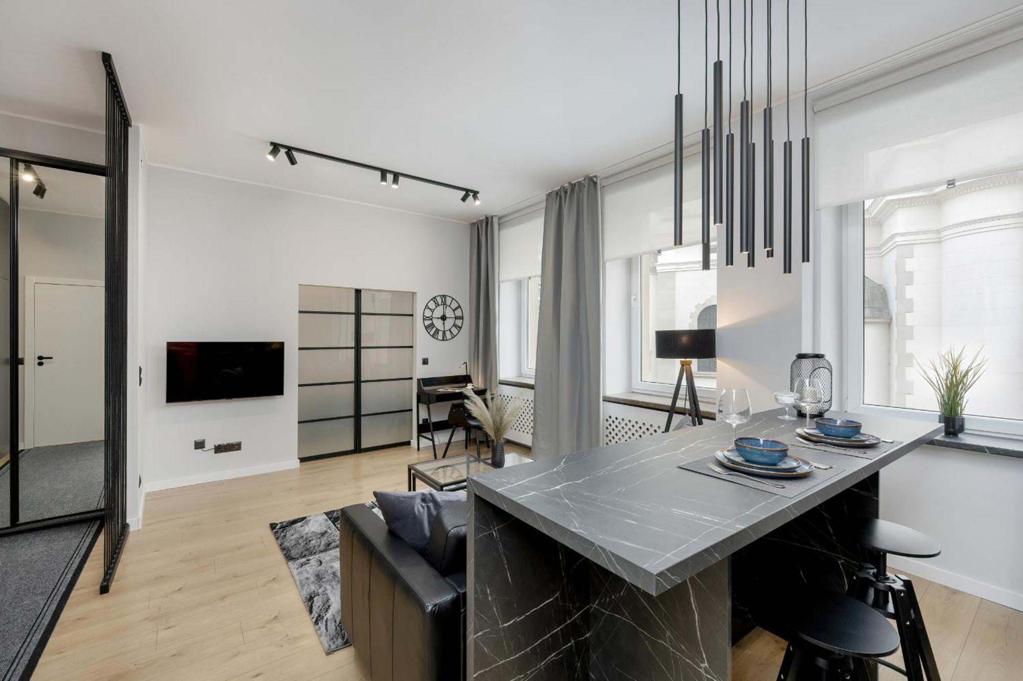Exclusive Grey And Red Apartment In Warsaw Center By Noclegi Renters Екстериор снимка