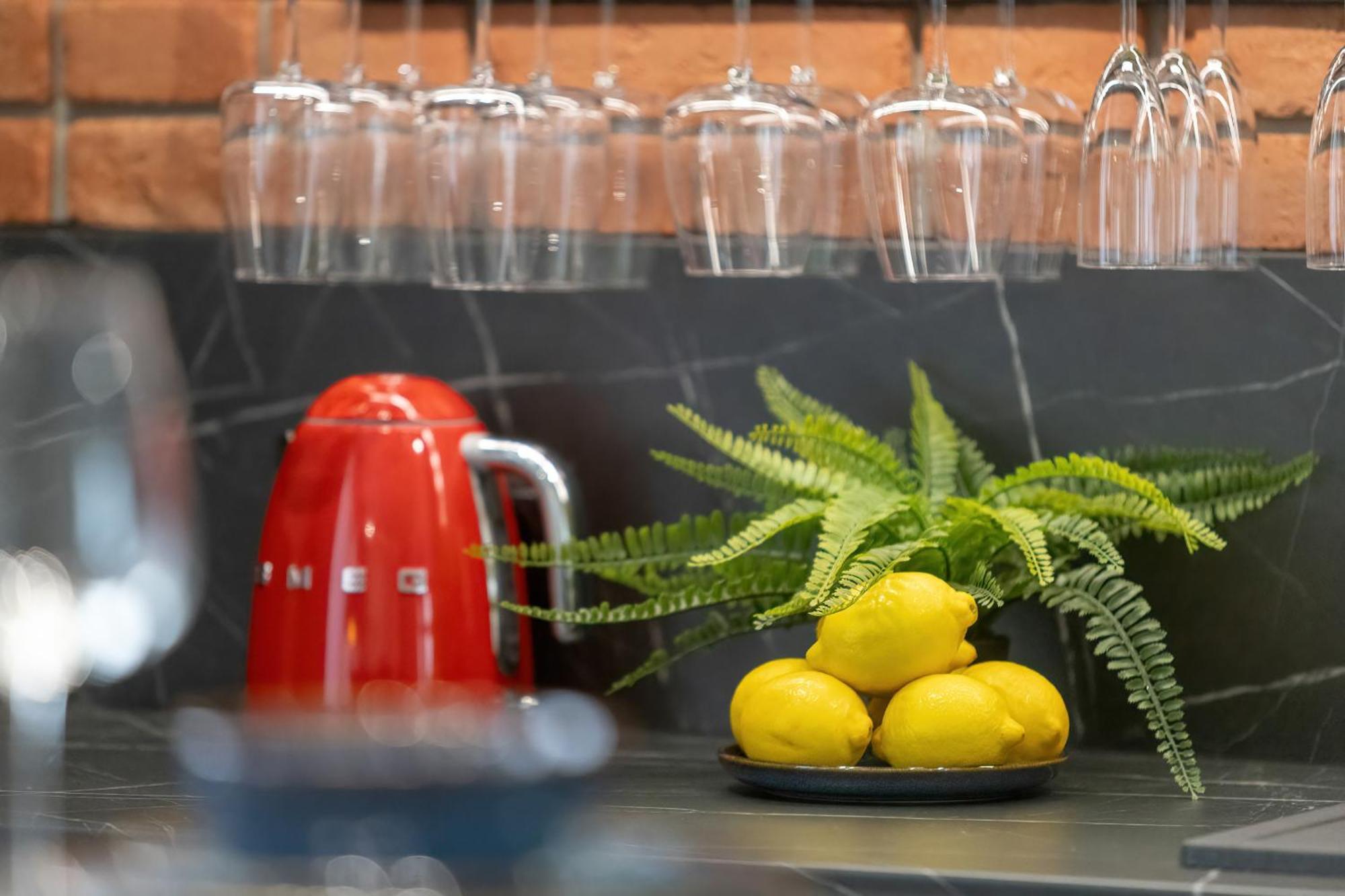 Exclusive Grey And Red Apartment In Warsaw Center By Noclegi Renters Екстериор снимка