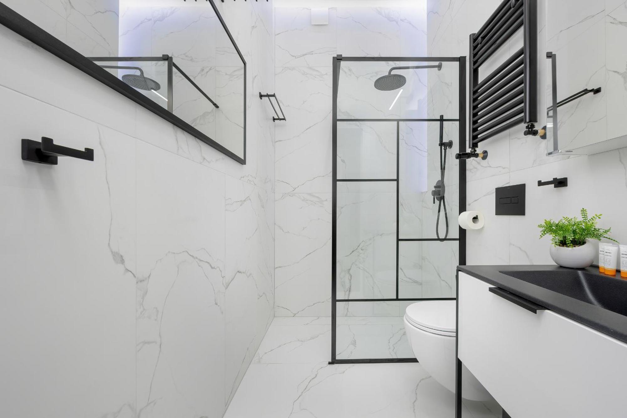 Exclusive Grey And Red Apartment In Warsaw Center By Noclegi Renters Екстериор снимка